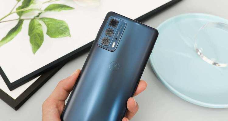 耐用手机品牌的选择（探寻最耐用手机品牌及其关键特性）