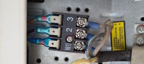格力空调内机电源线位置在哪里？如何检查？