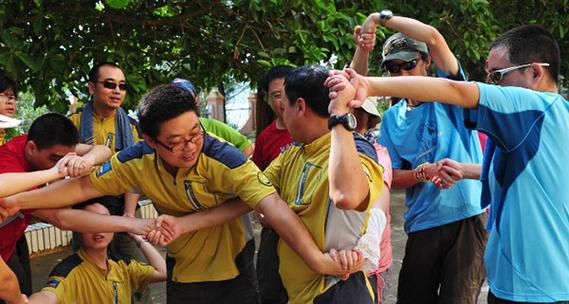 上班前小游戏如何活跃气氛？哪些游戏适合团队互动？