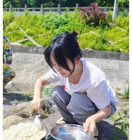 手机摄像头在野炊中如何使用？