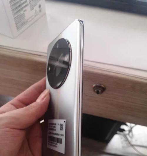 荣耀手机兼容哪些耳塞？使用荣耀手机耳塞的正确方法是什么？