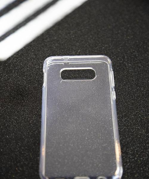 苹果手机碎后盖的手机壳材质有哪些？哪种材质更耐用？