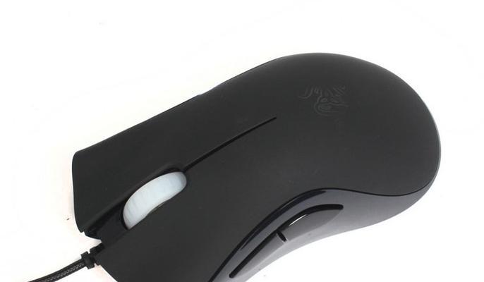 蝰蛇鼠标在cf中的使用技巧？如何调整设置以提升游戏表现？