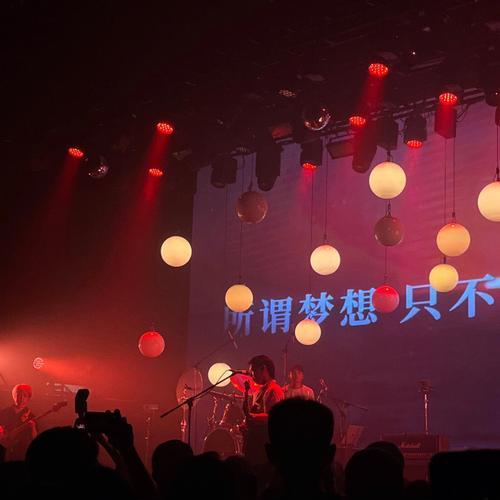 爱玩音响的灯光师专业水平如何？如何选择合适的灯光师？