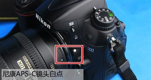 如何调整相机镜头朝向自己？调整过程中需要注意什么？