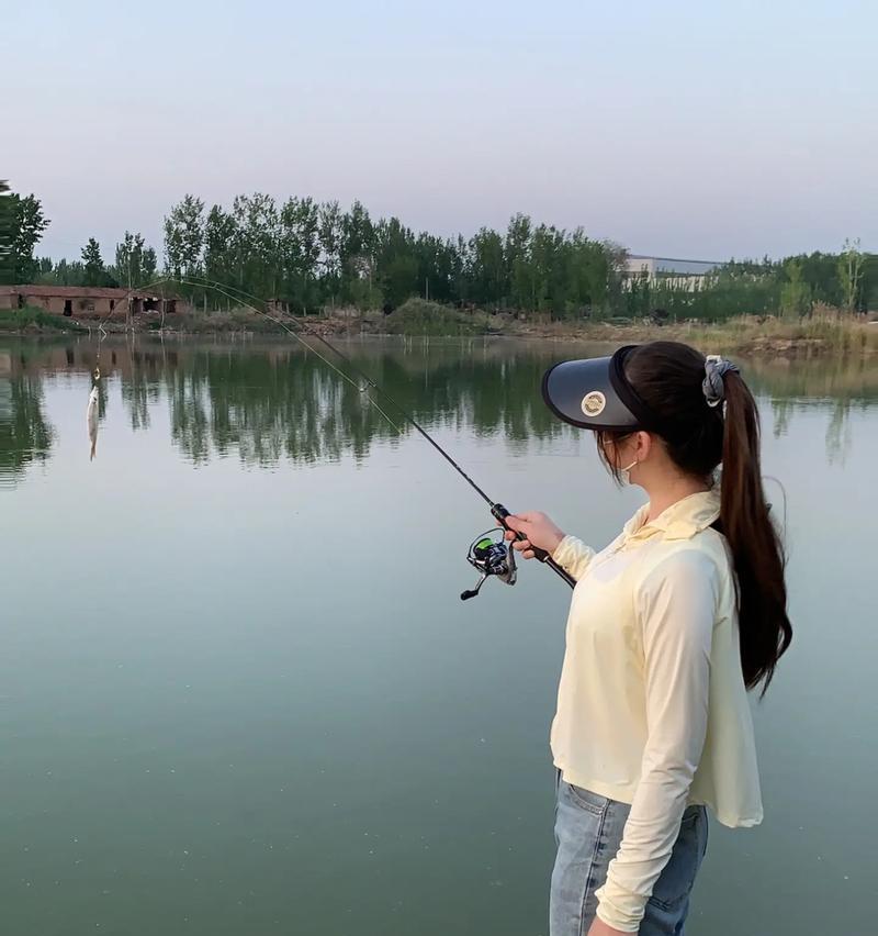 路亚移动电源背包的正确使用方法是什么？
