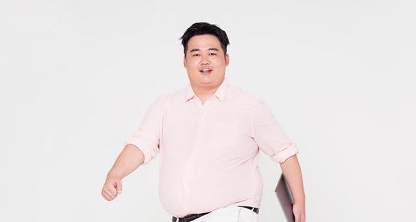 英雄联盟游戏中的老板胖子角色叫什么名字？