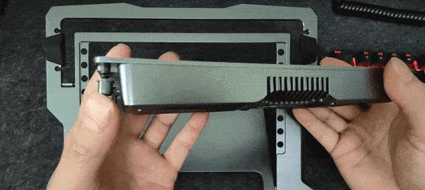 红魔平板使用散热器的方法是什么？散热效果如何？