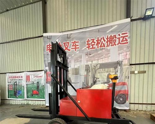 叉车移动电瓶车的正确方法是什么？操作时的安全措施有哪些？