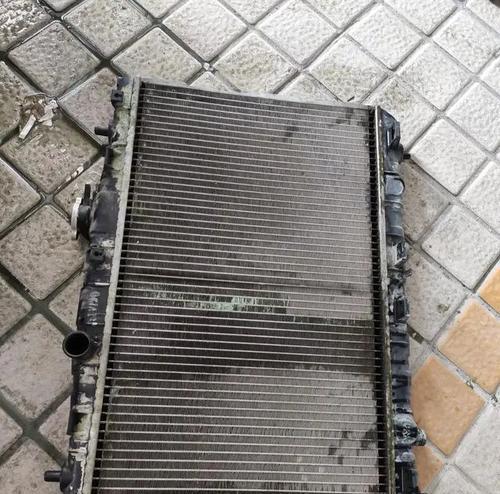 伊兰特散热器拆卸步骤是什么？如何安全地拆卸散热器？